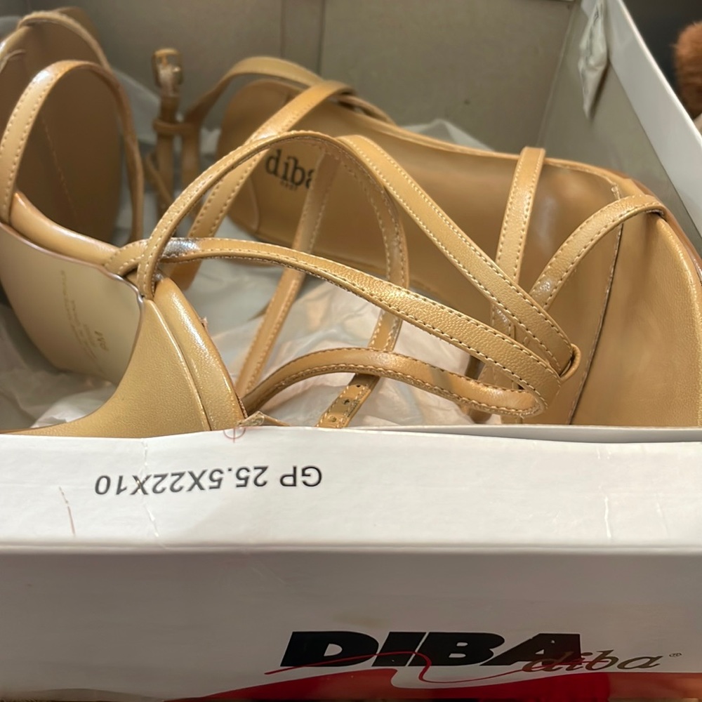 Ladies 4 inch heels brand new in box